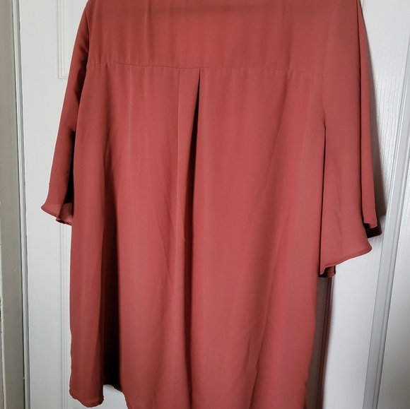 Ladies, 2x Blouse, perfect for fall layering!! - Picture 2 of 4